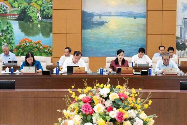 UBTVQH khai mạc phiên họp cuối cùng của nhiệm kỳ, xem xét nhiều nội dung quan trọng- Ảnh 3.