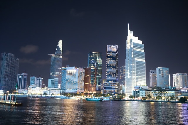 TPHCM yêu cầu hạn chế cắt điện vào ban đêm và giờ cao điểm nắng nóng- Ảnh 1.