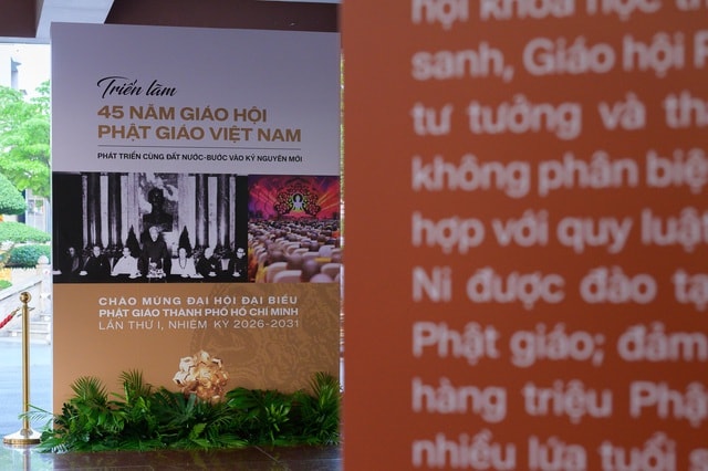 TPHCM: Khai mạc triển lãm 45 năm Giáo hội Phật giáo Việt Nam- Ảnh 2.