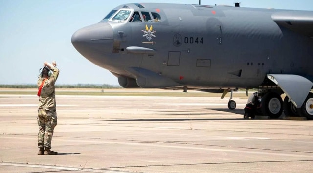 Bị Tây Ban Nha 'cấm cửa' không phận oanh tạc cơ khiến Mỹ khó tấn công Iran- Ảnh 1.