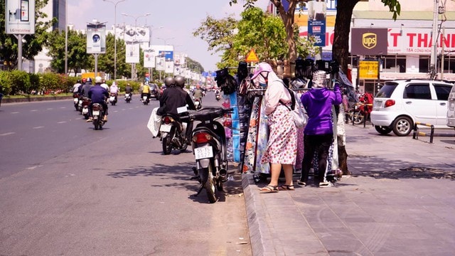 Nam Bộ nắng nóng kéo dài, lan rộng ra Trung Bộ- Ảnh 1. Nam Bộ nắng nóng kéo dài, lan rộng ra Trung Bộ- Ảnh 1.