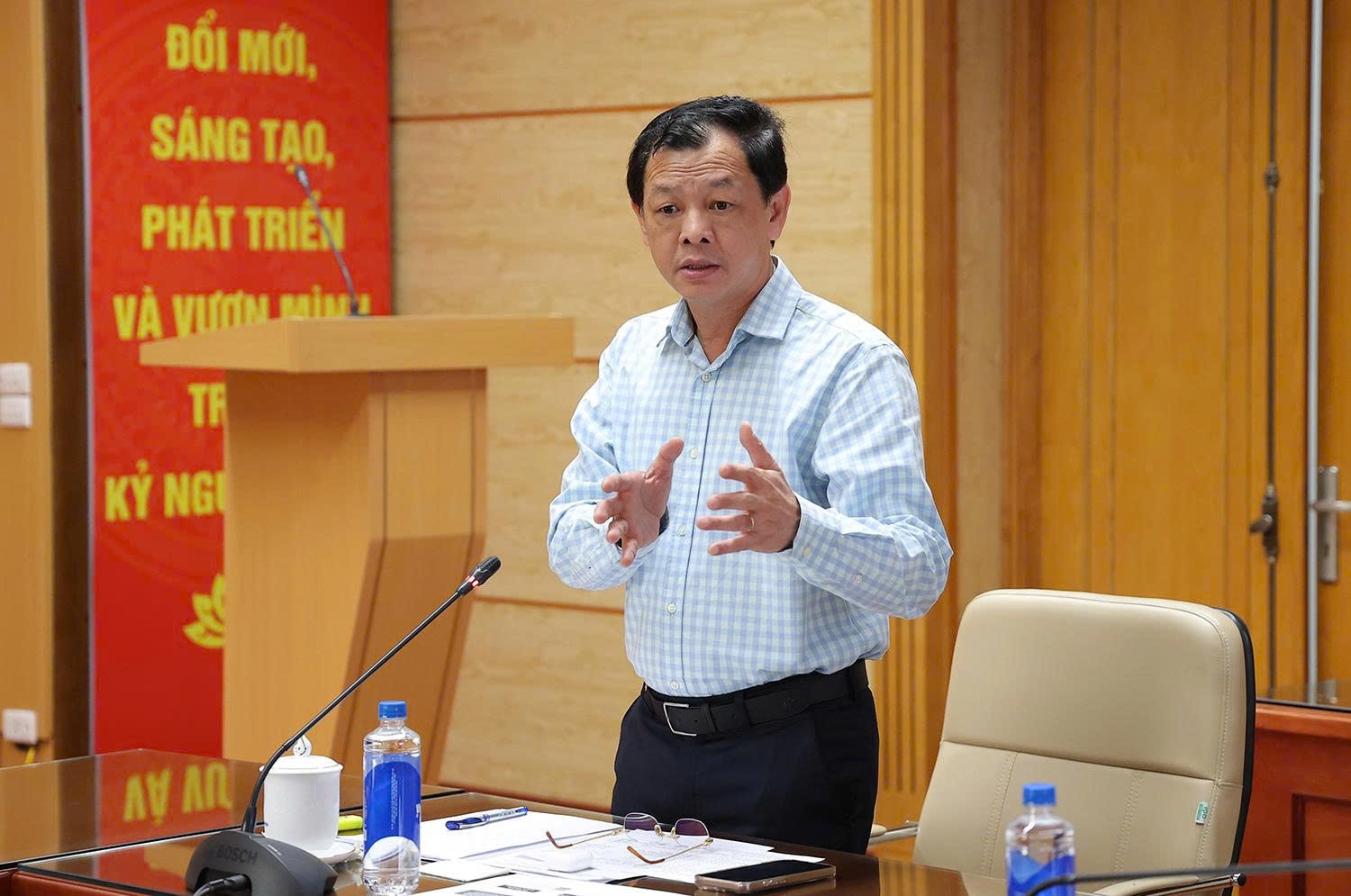 Gắn xây dựng tiêu chuẩn, quy chuẩn quốc gia lĩnh vực y tế với cải cách thủ tục hành chính- Ảnh 2.