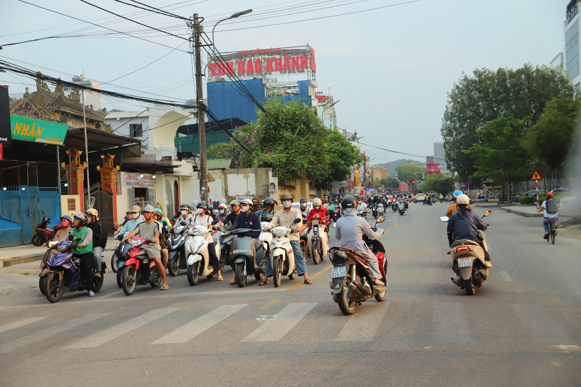 Cận cảnh tuyến đường ở Huế trước lúc 'lên đời' từ dự án hơn 541 tỷ đồng- Ảnh 2.