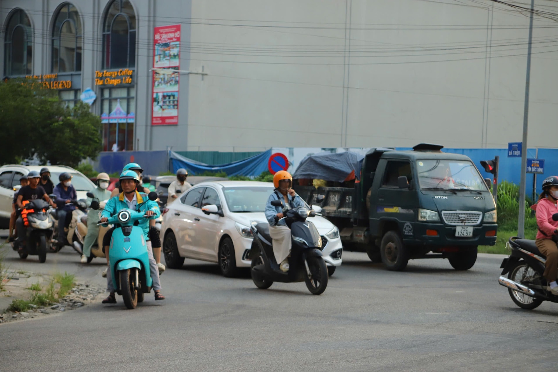 Cận cảnh tuyến đường ở Huế trước lúc 'lên đời' từ dự án hơn 541 tỷ đồng- Ảnh 3.