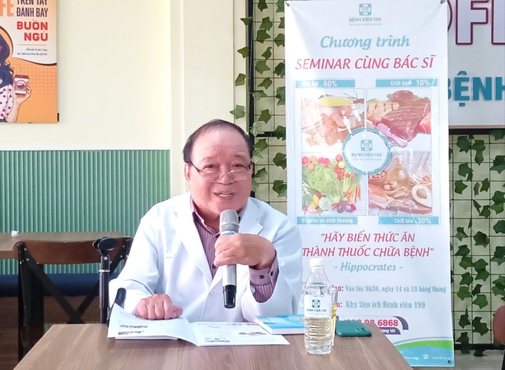 E:\User\LAUTHANH\TS Trần bá Thoại trong một chương trình tư vấn sức khỏe cho bệnh nhân tại Bệnh viện 199.jpg