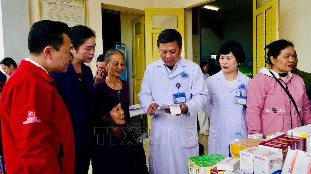 Nhiều hoạt động chăm sóc sức khỏe người cao tuổi nhân Ngày Sức khỏe toàn dân 7/4- Ảnh 1. Nhiều hoạt động chăm sóc sức khỏe người cao tuổi nhân Ngày Sức khỏe toàn dân 7/4- Ảnh 1.