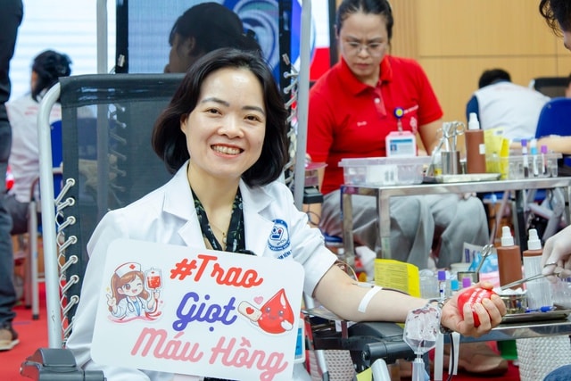 Ngày Sức khỏe toàn dân: Từ giọt máu sẻ chia đến một Việt Nam khỏe mạnh- Ảnh 1. Ngày Sức khỏe toàn dân: Từ giọt máu sẻ chia đến một Việt Nam khỏe mạnh- Ảnh 1.