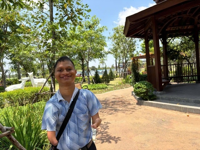 Chàng trai không có bàn tay, bàn chân và hành trình ‘đi qua mùa rẫy’- Ảnh 1.