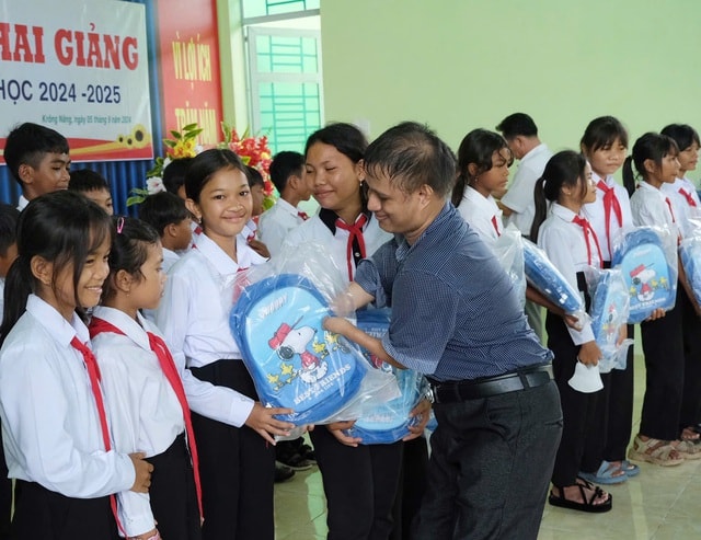 Chàng trai không có bàn tay, bàn chân và hành trình ‘đi qua mùa rẫy’- Ảnh 2.