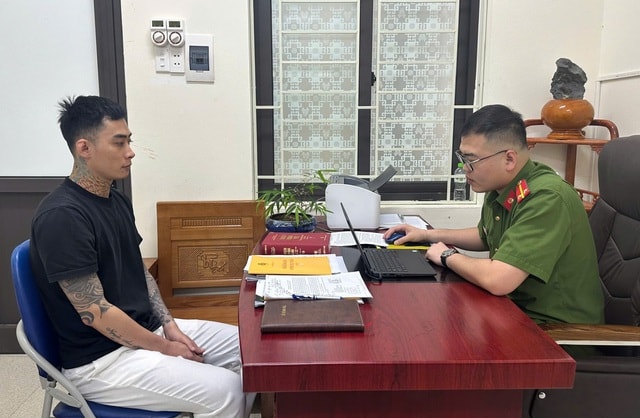 Đối tượng truy nã đặc biệt nguy hiểm 'Sơn điên' ra đầu thú- Ảnh 1. Đối tượng truy nã đặc biệt nguy hiểm 'Sơn điên' ra đầu thú- Ảnh 1.