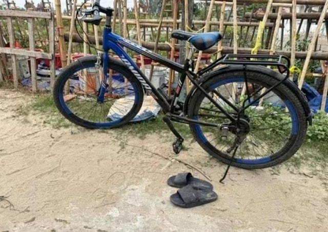 Hàng trăm người trắng đêm tìm kiếm hai bé trai mất tích khi đi tắm biển- Ảnh 1.