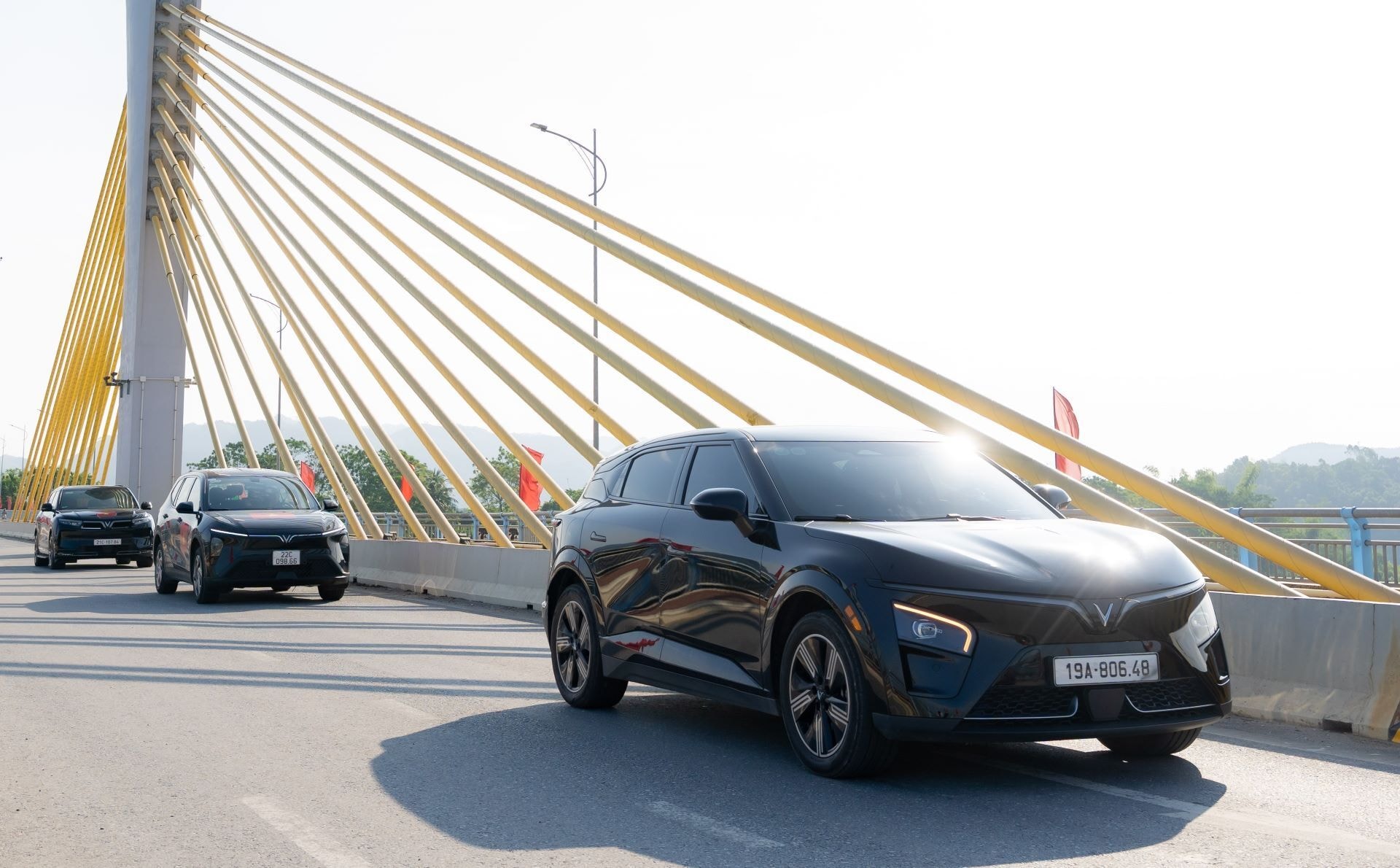 Trải nghiệm thực tế của người dùng VF 7: Đi đâu cũng tiện, không cần đo cây số - 1