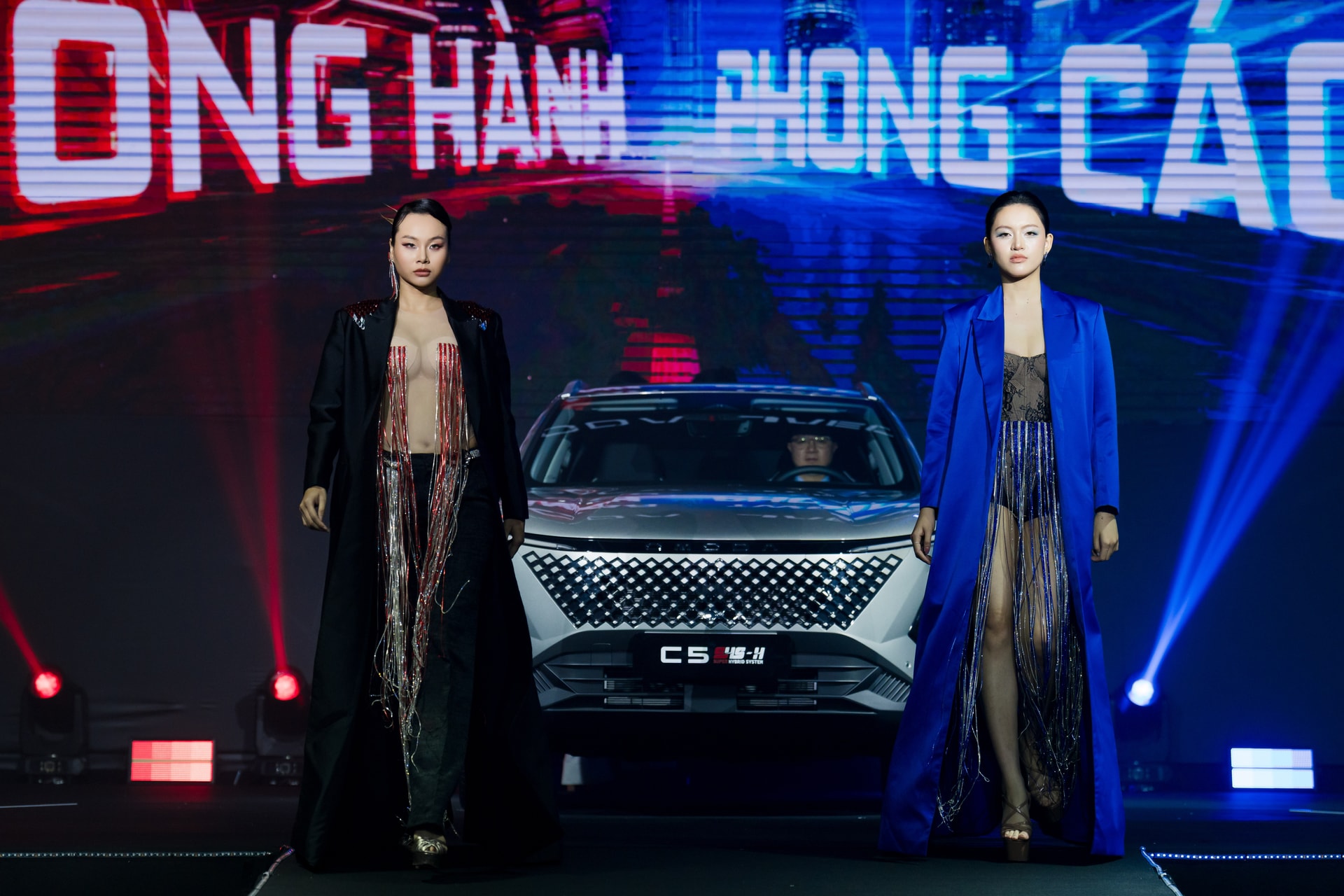 Thời trang 'One Car Two Vibes – Song hành phong cách' tại lễ ra mắt C5 SHS-H - 3