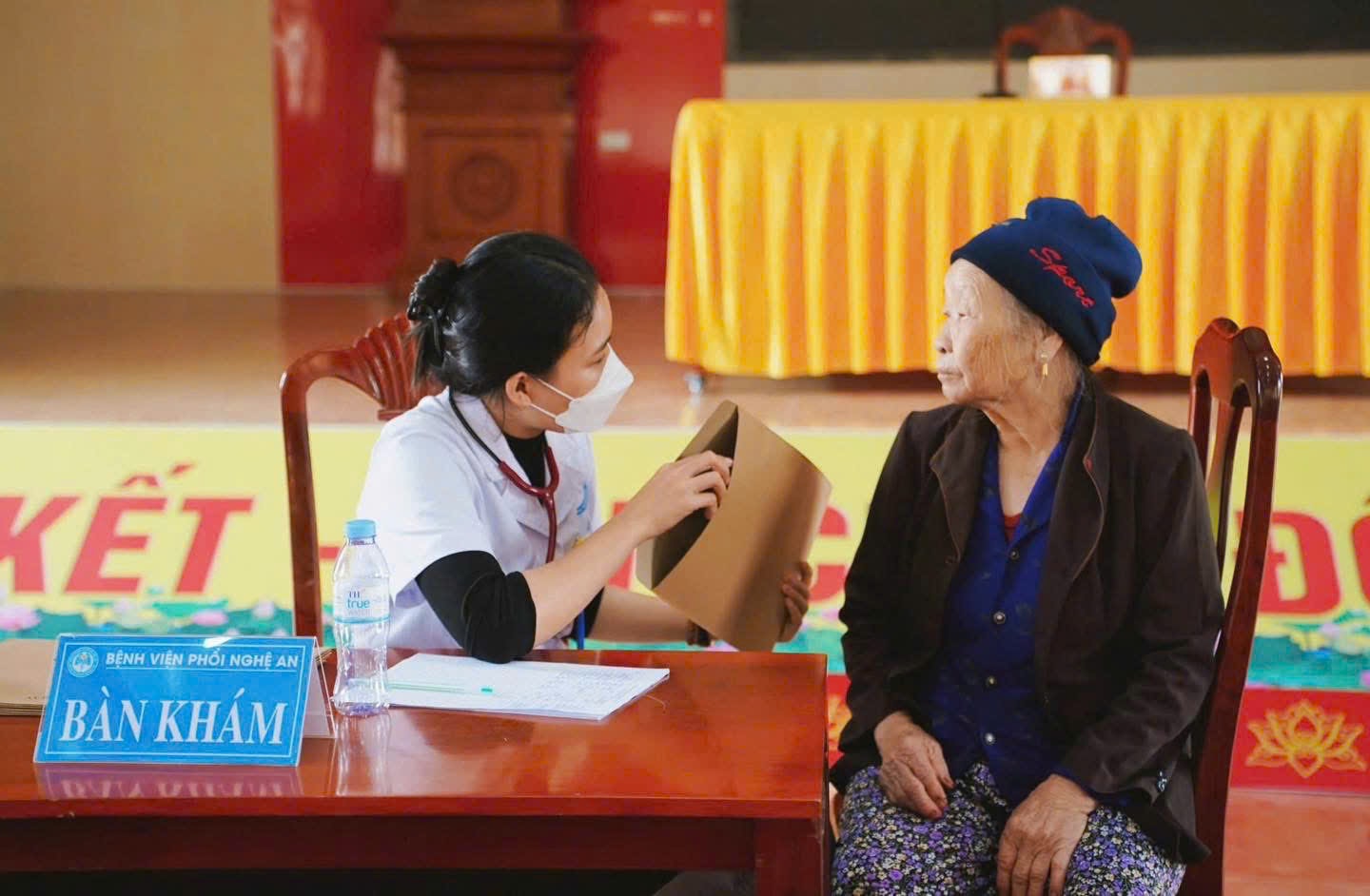 Ngày Sức khỏe toàn dân 7/4: Nghệ An đẩy mạnh chăm sóc người cao tuổi- Ảnh 2.