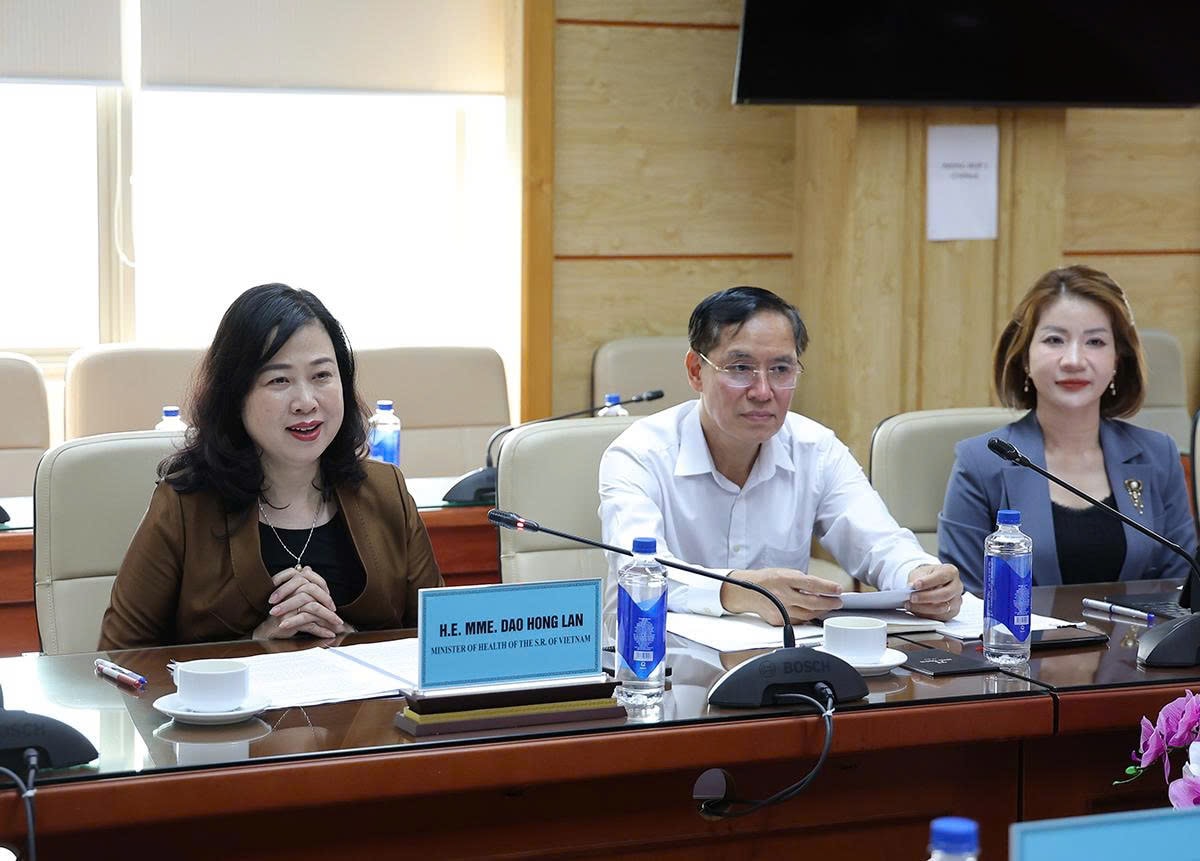 Bộ trưởng Đào Hồng Lan tiếp nguyên Đại sứ Hoa Kỳ tại Việt Nam, thúc đẩy hợp tác y tế hai nước- Ảnh 5. Bộ trưởng Đào Hồng Lan tiếp nguyên Đại sứ Hoa Kỳ tại Việt Nam, thúc đẩy hợp tác y tế hai nước- Ảnh 5.
