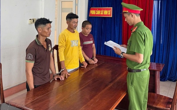 Bóp còi xua đàn trâu, người đàn ông ở Đà Nẵng bị đánh lún sọ - Ảnh 1.