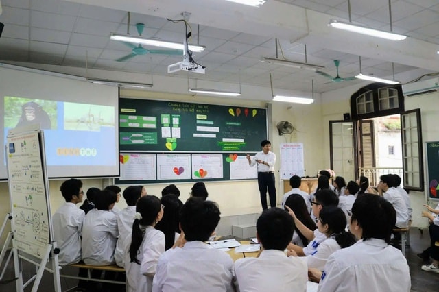 Nỗi lòng người thầy trước giới hạn đạo đức bên khay cơm của trẻ- Ảnh 1. Nỗi lòng người thầy trước giới hạn đạo đức bên khay cơm của trẻ- Ảnh 1.