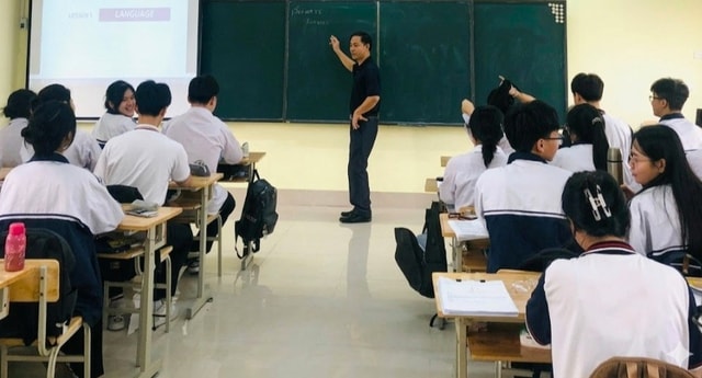 Giáo viên tại nhiều trường học ở Hà Nội vẫn 'mòn mỏi' chờ thu nhập tăng thêm- Ảnh 1. Giáo viên tại nhiều trường học ở Hà Nội vẫn 'mòn mỏi' chờ thu nhập tăng thêm- Ảnh 1.