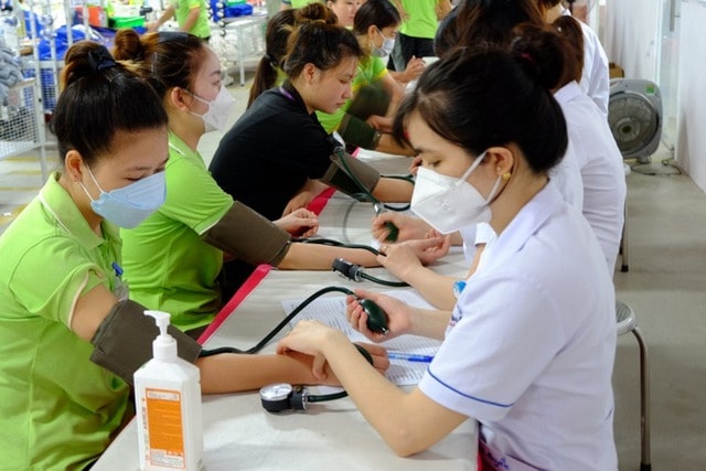 Năm 2025, khoảng 3 triệu lượt người lao động được khám sức khỏe định kỳ, tăng 70%- Ảnh 1. Năm 2025, khoảng 3 triệu lượt người lao động được khám sức khỏe định kỳ, tăng 70%- Ảnh 1.