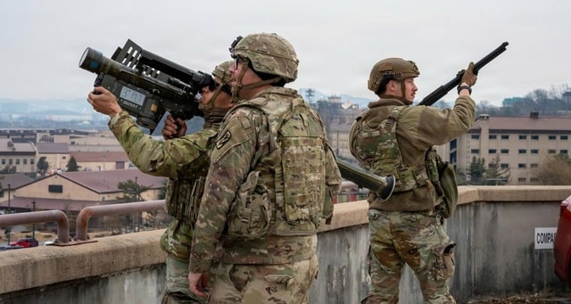 Tên lửa vác vai giá rẻ khiến tiêm kích Mỹ đắt đỏ lao đao trên bầu trời Iran- Ảnh 1.