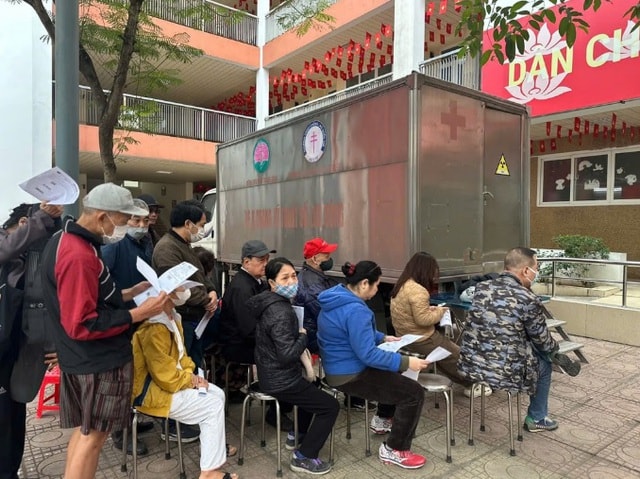 Bệnh viện Phổi Trung ương triển khai xe X-quang lưu động tại Ngày Sức khỏe toàn dân 7/4- Ảnh 2. Bệnh viện Phổi Trung ương triển khai xe X-quang lưu động tại Ngày Sức khỏe toàn dân 7/4- Ảnh 2.