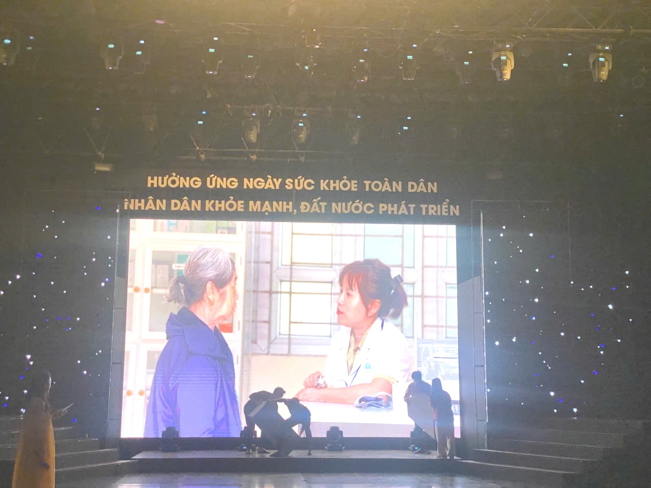 Tối 5/4, chương trình chính luận nghệ thuật Tối 5/4, chương trình chính luận nghệ thuật