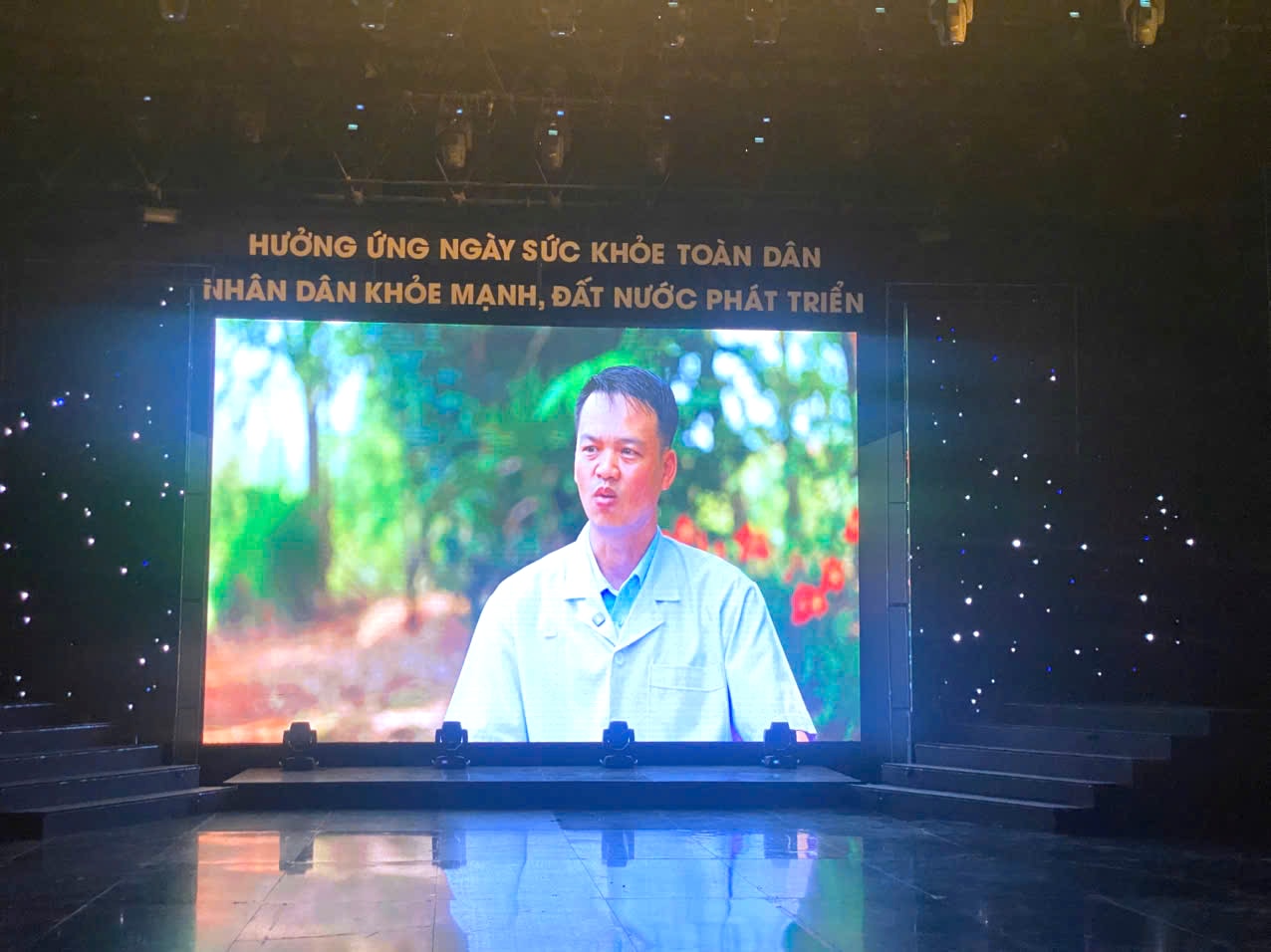 Tối 5/4, chương trình chính luận nghệ thuật Tối 5/4, chương trình chính luận nghệ thuật