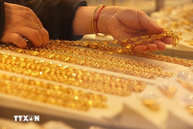 Giá vàng thế giới tăng mạnh hầu hết các phiên giao dịch trong tuần- Ảnh 1.