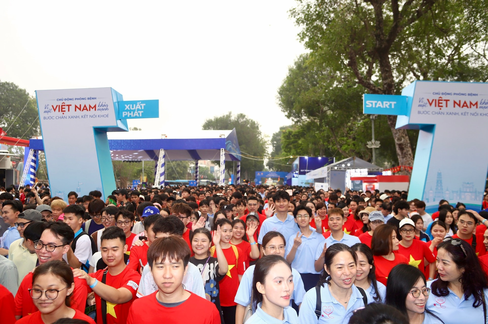 Ngày Sức khỏe toàn dân 7/4: Người dân hào hứng khám, trải nghiệm tại các gian hàng y tế- Ảnh 15. Ngày Sức khỏe toàn dân 7/4: Người dân hào hứng khám, trải nghiệm tại các gian hàng y tế- Ảnh 15.