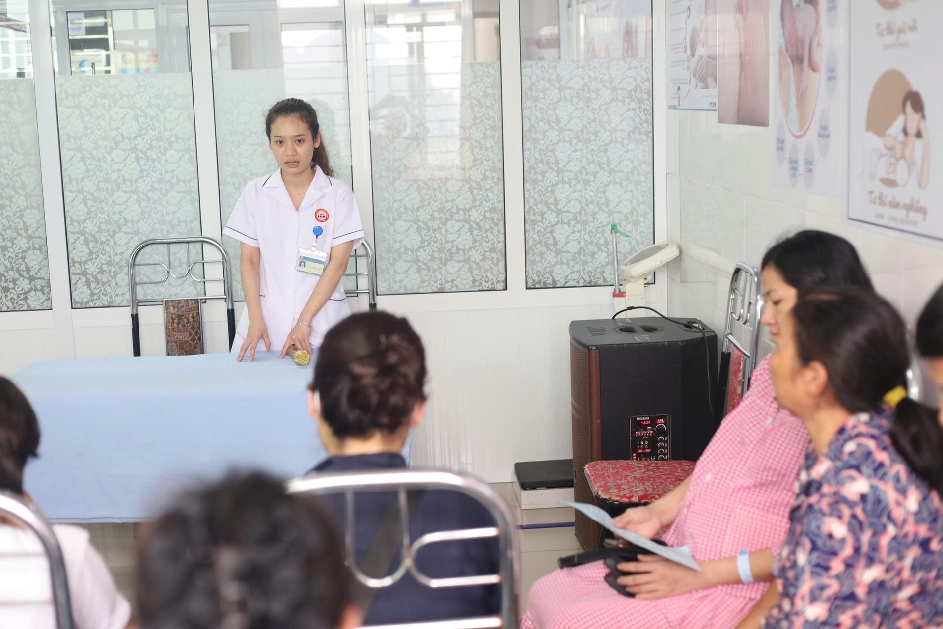 Ngày sức khỏe toàn dân 7/4: Nhiều bệnh viện, Trạm Y tế ở Quảng Ninh triển khai chăm sóc sức khoẻ cộng đồng- Ảnh 3. Ngày sức khỏe toàn dân 7/4: Nhiều bệnh viện, Trạm Y tế ở Quảng Ninh triển khai chăm sóc sức khoẻ cộng đồng- Ảnh 3.