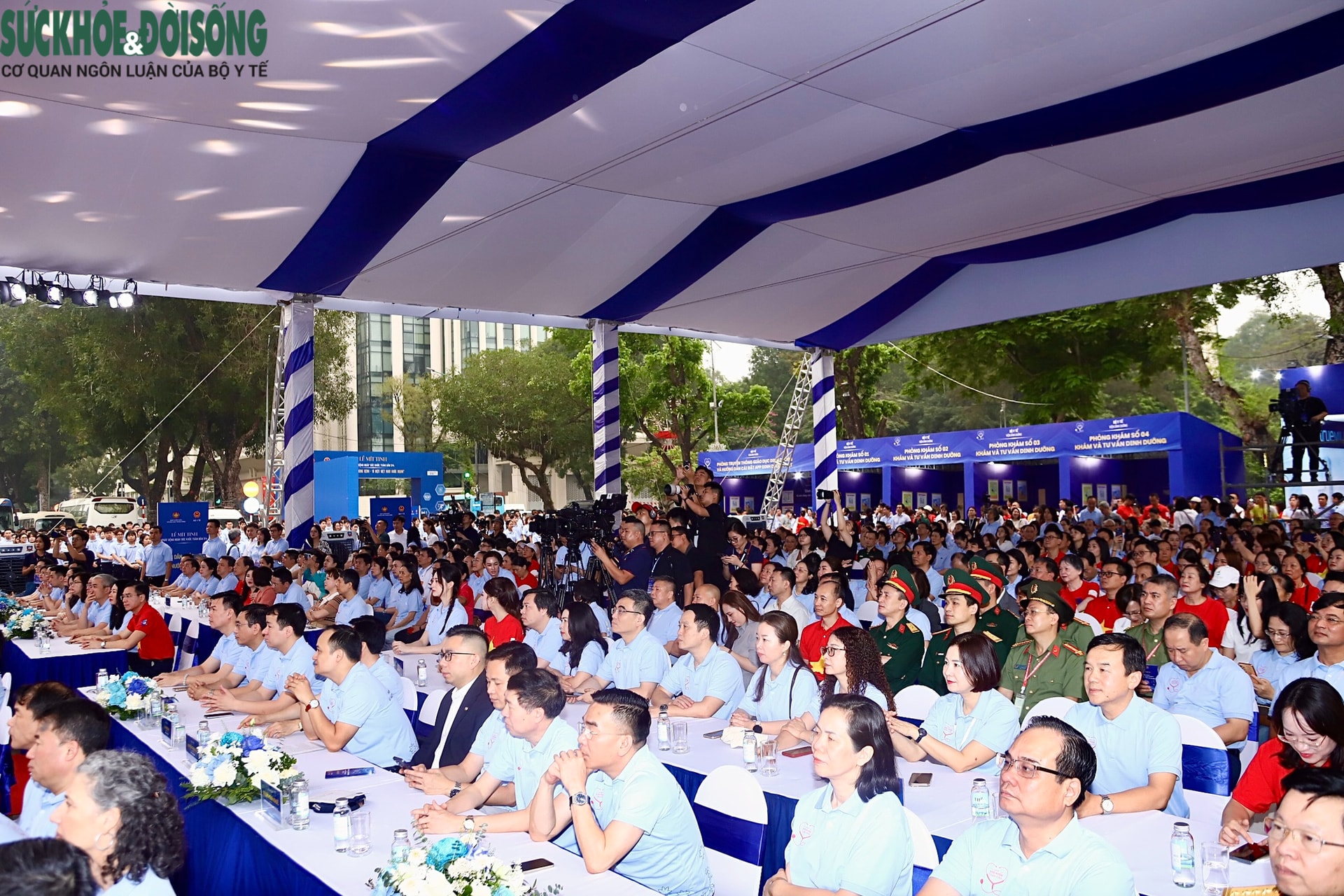 Đông đảo người dân tham gia thăm khám, trải nghiệm tại Ngày Sức khỏe toàn dân 7/4- Ảnh 3.