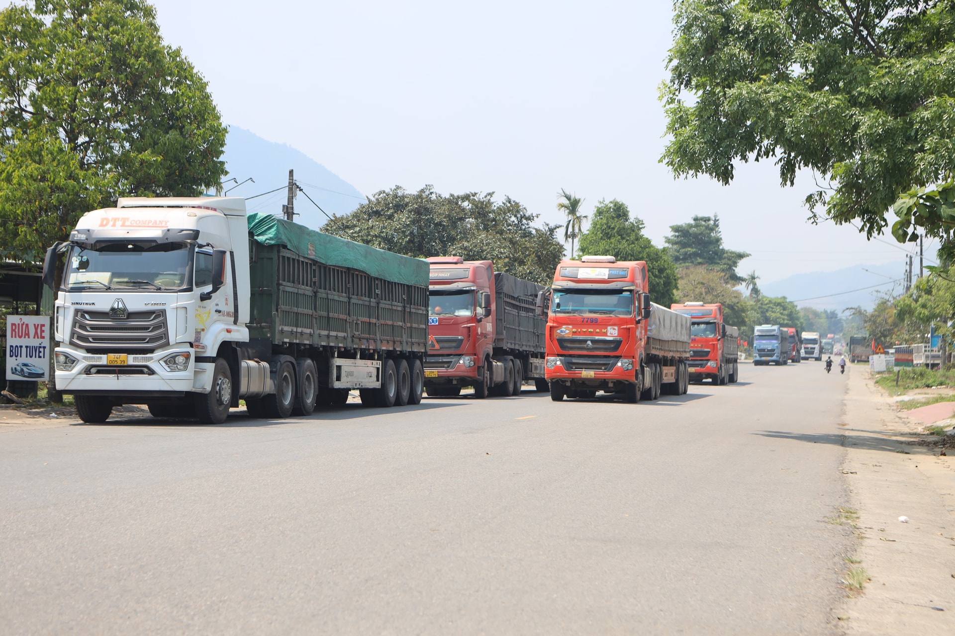 Bất an vì xe tải nặng trên Quốc lộ 49- Ảnh 5.