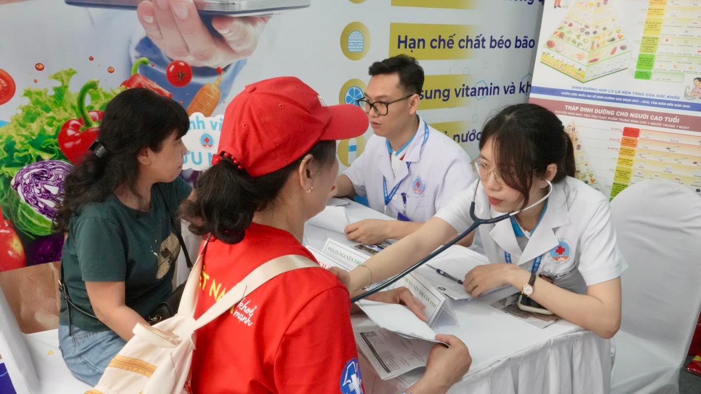 Chuyên gia chỉ rõ 3 trụ cột giúp người dân chủ động phòng bệnh từ sớm, từ xa- Ảnh 4.