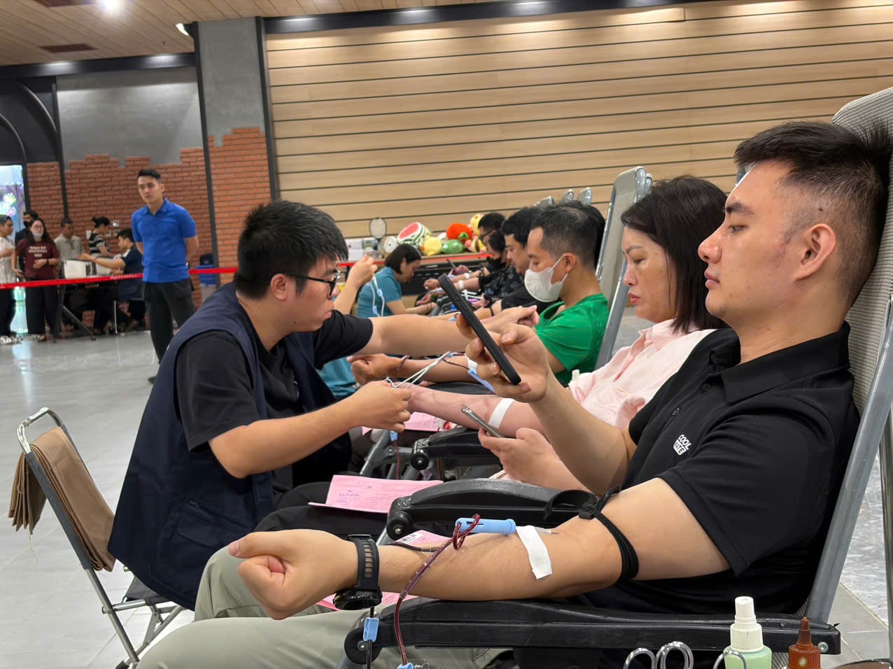 Lan tỏa nghĩa cử hiến máu tình nguyện hưởng ứng Ngày Sức khỏe toàn dân 7/4 tại Hải Phòng- Ảnh 2.