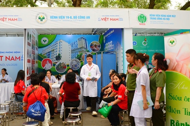 Lực lượng Y tế Công an nhân dân triển khai khám sàng lọc tại Ngày Sức khỏe toàn dân 7/4- Ảnh 7. Lực lượng Y tế Công an nhân dân triển khai khám sàng lọc tại Ngày Sức khỏe toàn dân 7/4- Ảnh 7.