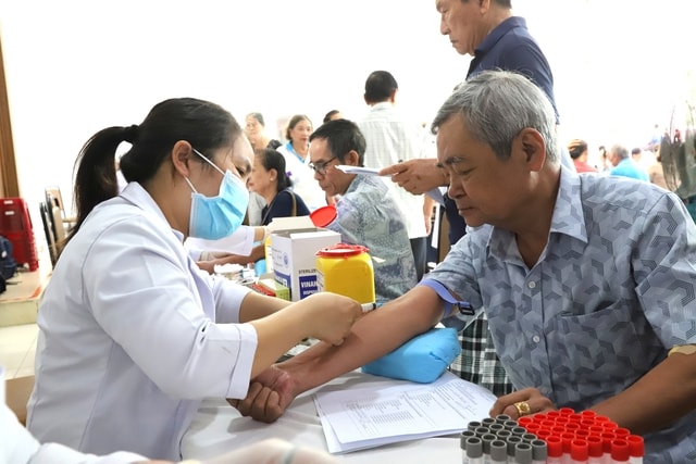 Ngày Sức khỏe toàn dân 7/4: TPHCM ra quân 3 Đội chăm sóc sức khỏe liên tục gắn với địa bàn dân cư- Ảnh 3. Ngày Sức khỏe toàn dân 7/4: TPHCM ra quân 3 Đội chăm sóc sức khỏe liên tục gắn với địa bàn dân cư- Ảnh 3.