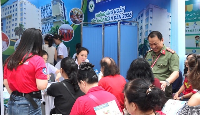 Lực lượng Y tế Công an nhân dân triển khai khám sàng lọc tại Ngày Sức khỏe toàn dân 7/4- Ảnh 2. Lực lượng Y tế Công an nhân dân triển khai khám sàng lọc tại Ngày Sức khỏe toàn dân 7/4- Ảnh 2.