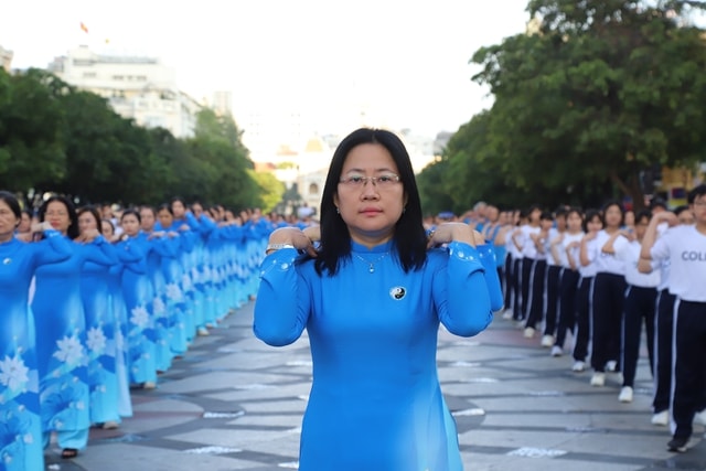 TPHCM phát động Ngày Sức khỏe toàn dân: Đưa y tế đến gần dân, chăm sóc từ sớm- Ảnh 2. TPHCM phát động Ngày Sức khỏe toàn dân: Đưa y tế đến gần dân, chăm sóc từ sớm- Ảnh 2.