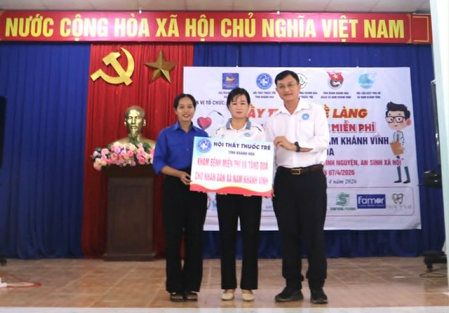 Ngày Sức khỏe toàn dân 7/4: Thầy thuốc về làng chăm lo sức khỏe cộng đồng- Ảnh 1.