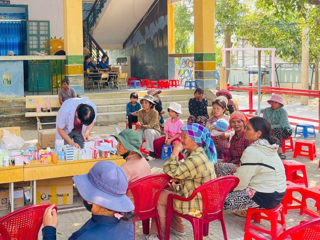 Ngày Sức khỏe toàn dân 7/4: Thầy thuốc về làng chăm lo sức khỏe cộng đồng- Ảnh 6.