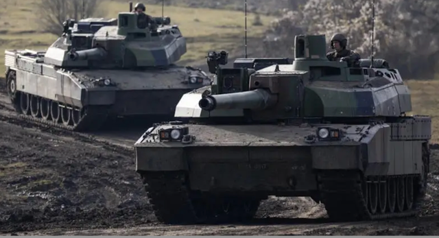 Xe tăng chủ lực Leclerc của Pháp triển khai sát Ukraine- Ảnh 1.