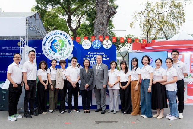 Việt Nam lần đầu tổ chức 'Ngày sức khỏe toàn dân': Long Châu và Bayer cùng ngành y tế đẩy lùi gánh nặng đột quỵ trong cộng đồng, bắt đầu từ sự chủ động- Ảnh 4.