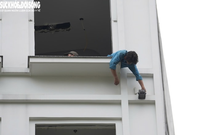 Tháo dỡ khách sạn trăm tỉ trên 'đất vàng' cạnh Hồ Gươm- Ảnh 4. Tháo dỡ khách sạn trăm tỉ trên 'đất vàng' cạnh Hồ Gươm- Ảnh 4.