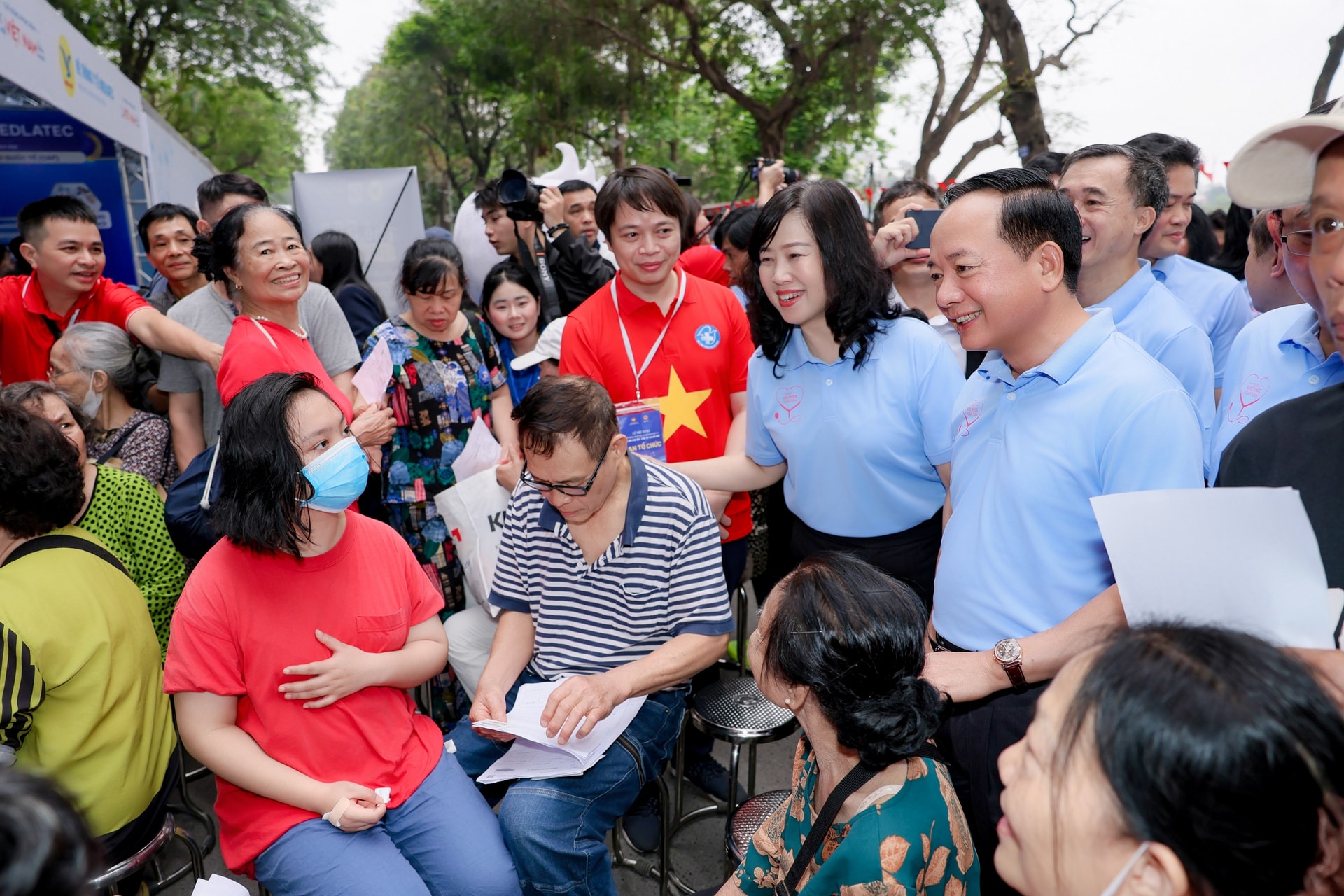 Phát hiện hơn 2.800 trường hợp bất thường qua khám miễn phí nhân Ngày Sức khỏe toàn dân- Ảnh 1.