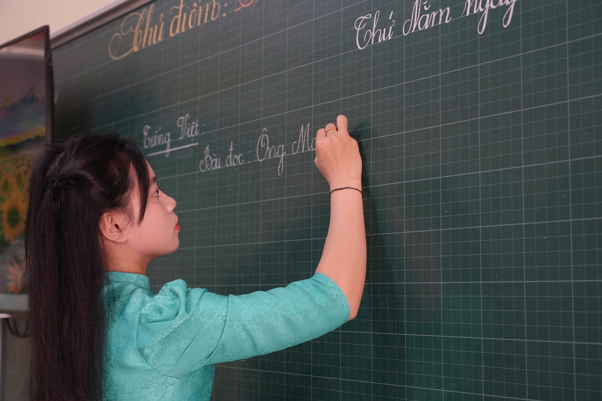 Nữ đại biểu Quốc hội trẻ nhất cả nước phát huy sức trẻ, dám nghĩ dám làm- Ảnh 3.