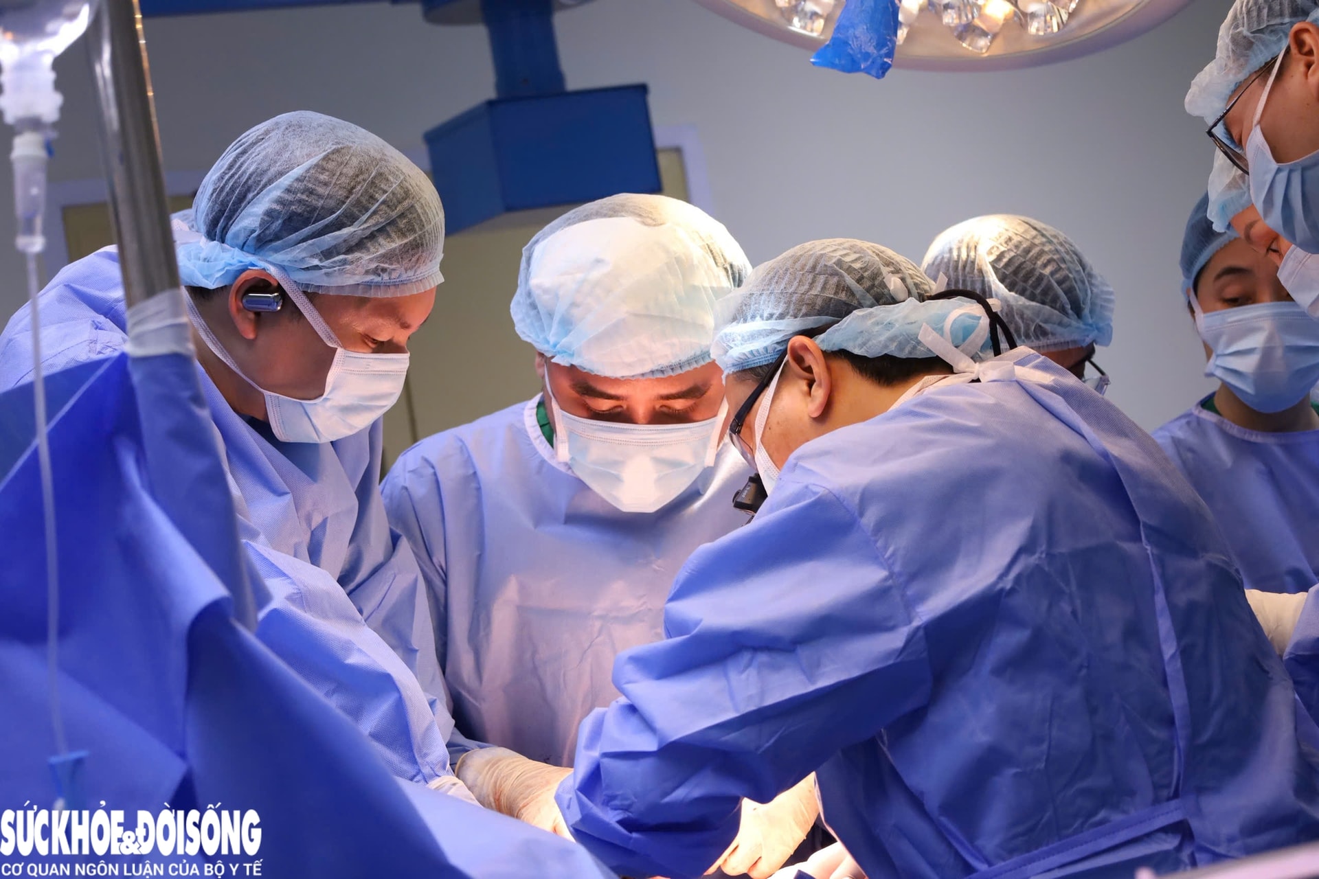 Đồng thời lấy đa tạng và ghép thận ngay tại y tế tuyến tỉnh: Dấu mốc mới của y tế Quảng Ninh- Ảnh 2.