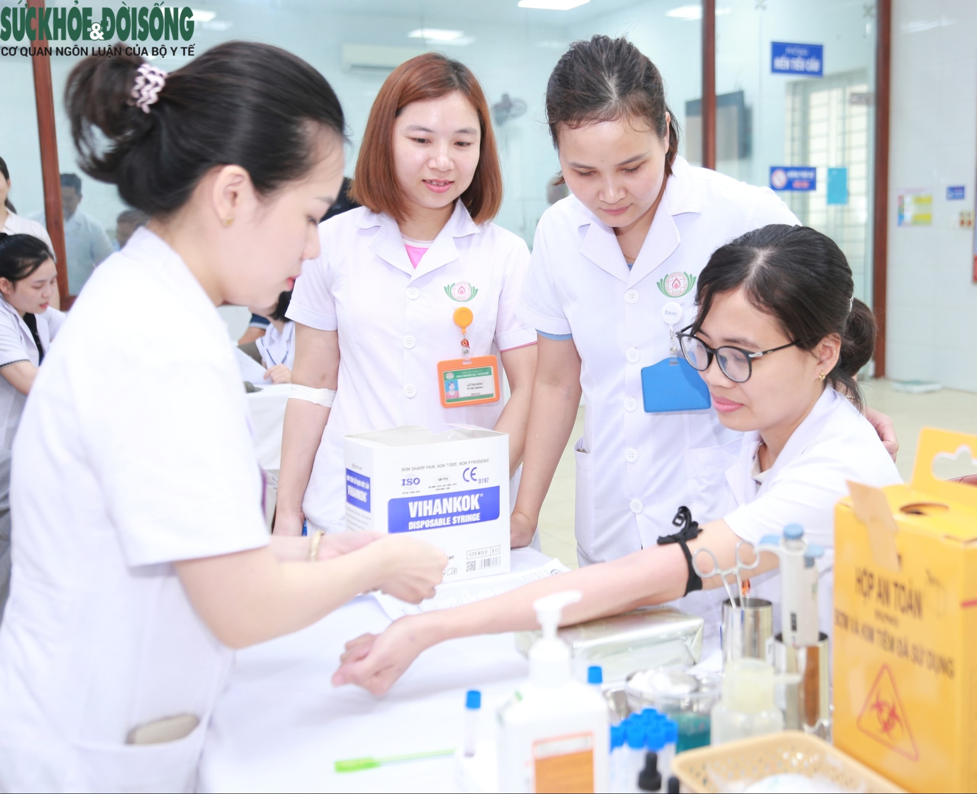 Ngành Y tế Nghệ An hiến máu, giữ nhịp điều trị- Ảnh 1.