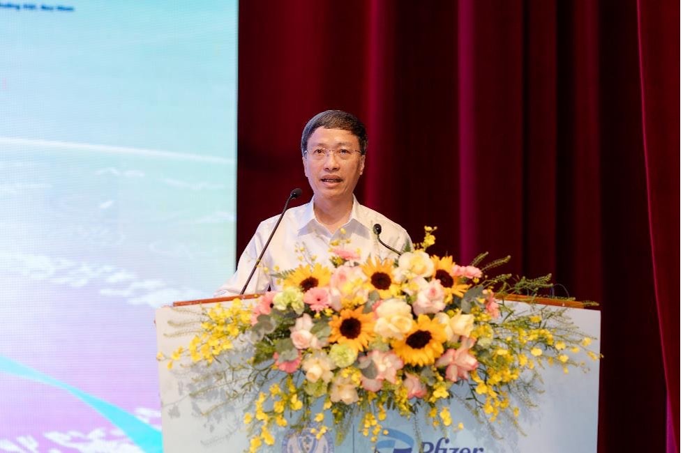 Từ trẻ nhỏ đến người cao tuổi: Vì sao cần tiếp cận ‘miễn dịch trọn đời'?- Ảnh 1.