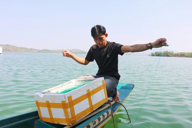 Ở nơi nhiều người dân chân hầu như không 'chạm mặt đất'- Ảnh 3.