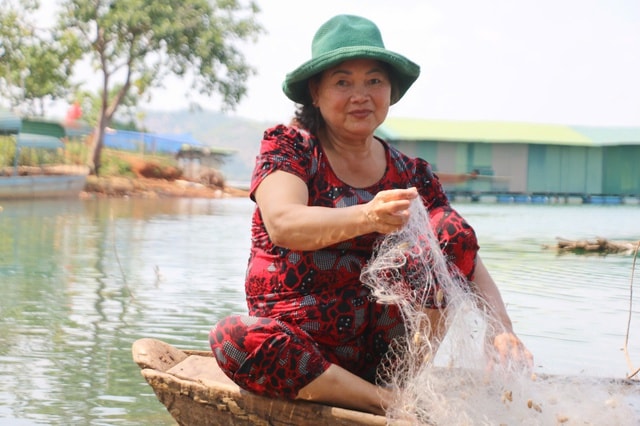 Ở nơi nhiều người dân chân hầu như không 'chạm mặt đất'- Ảnh 4.